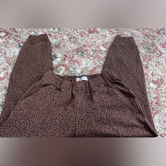 Abercrombie & Fitch Joggers - Picture 5 of 7